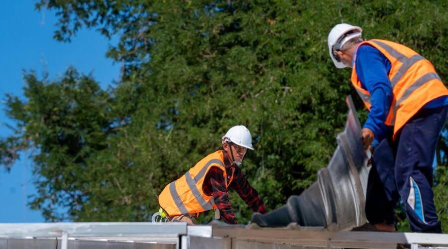 Expert Emergency Roof Repairs services in Ravenna, TX